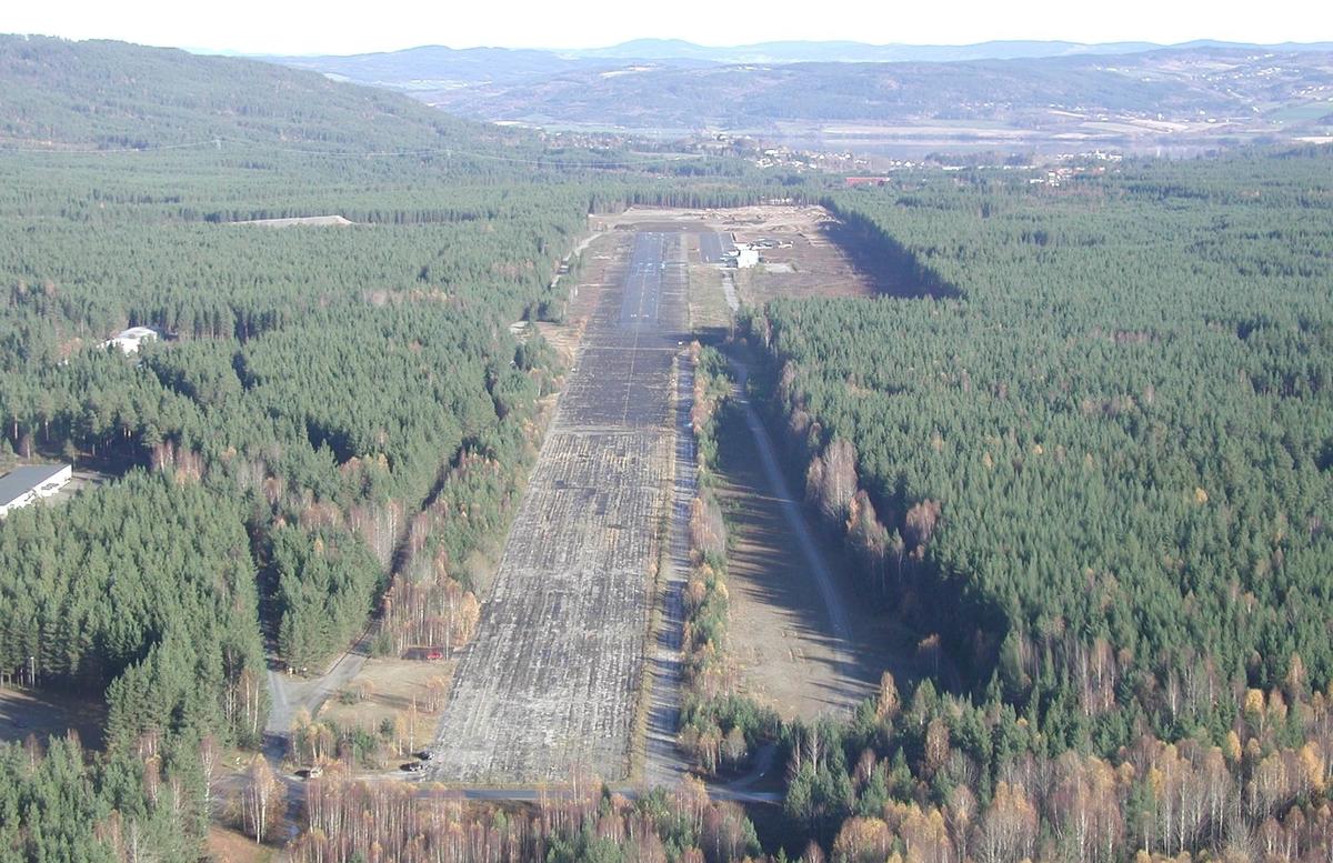 1999 - Ny eiendom på Eggemoen